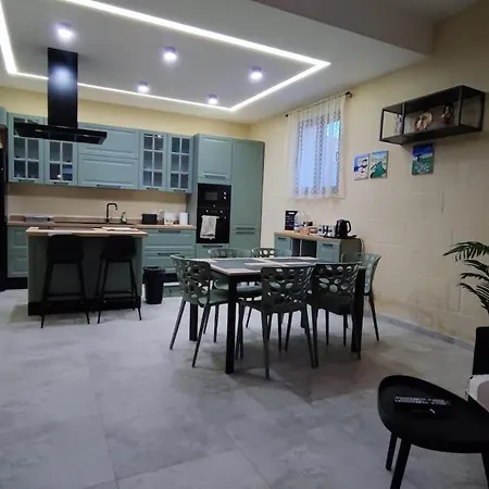 Brand New Designer Townhouse - Views And Roof Terrace Xewkija